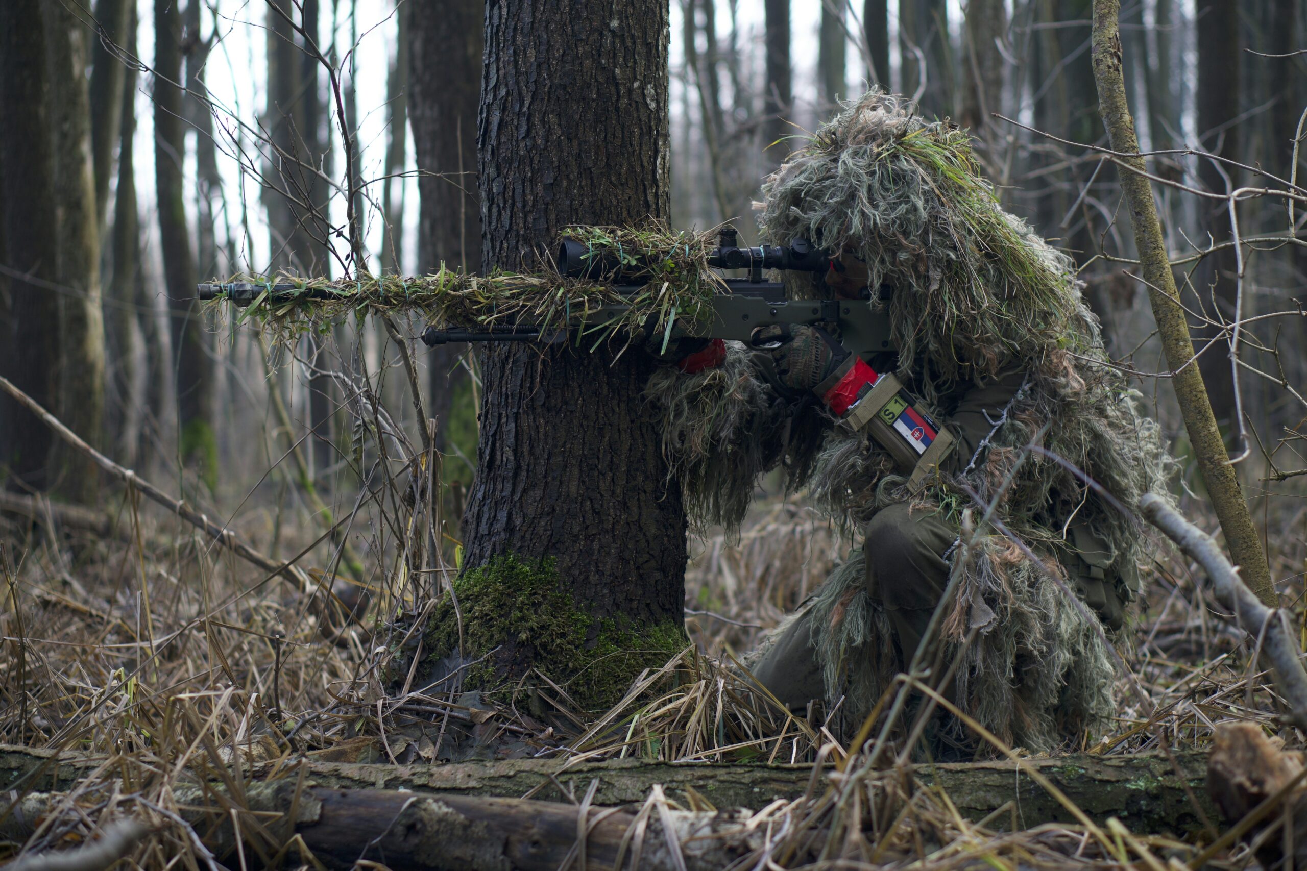 What Are The Advantages Of Wearing Camouflage Survival Gear?